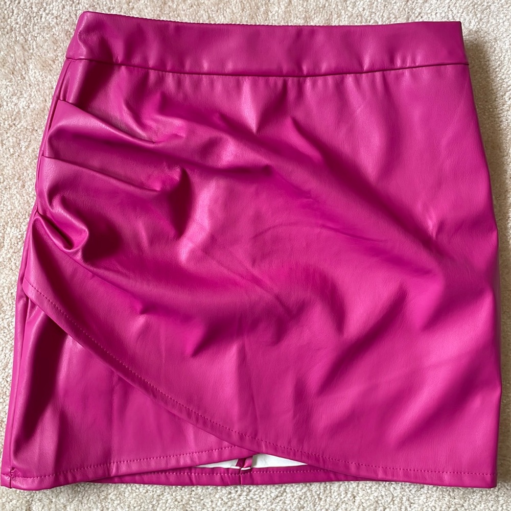 Wet Seal Barbie pink pleather tulip skirt